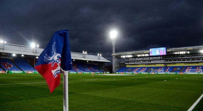 يستعد كريستال بالاس لخسارة لاعبين أساسيين، حيث أكد أوليفر غلاسنر نيته المغادرة وانتقال مارك جوهي في 